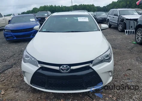 2017 Toyota Camry Le/Xle/Se/Xse z USA, uszkodzony, nr VIN 4T1BF1FK0HU272232